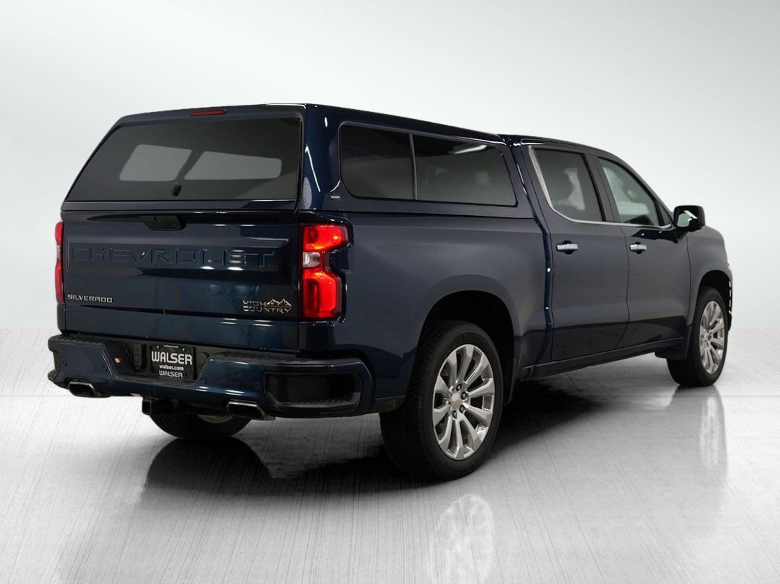 2020 Chevrolet Silverado 1500 High Country photo 3