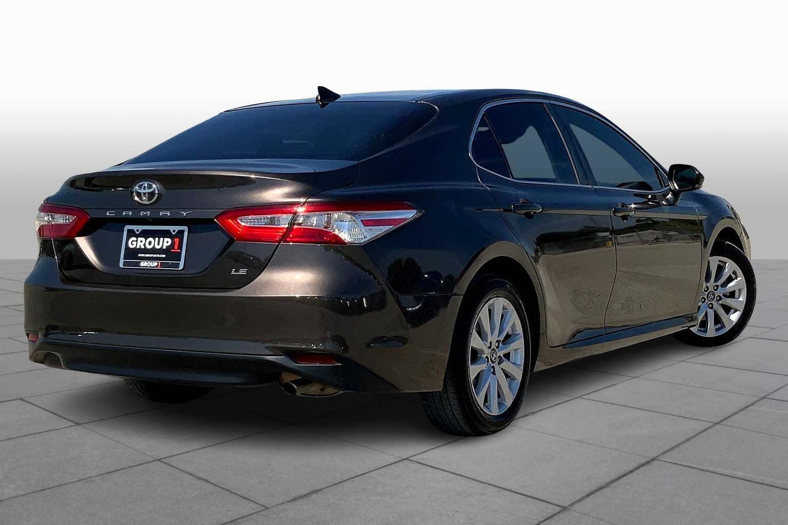 2019 Toyota Camry LE photo 11