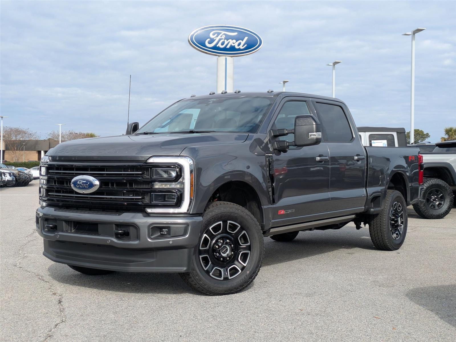 2026 Ford F-350 Super Duty Platinum's photo