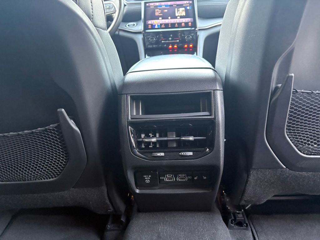 2022 Jeep Grand Cherokee Limited photo 24