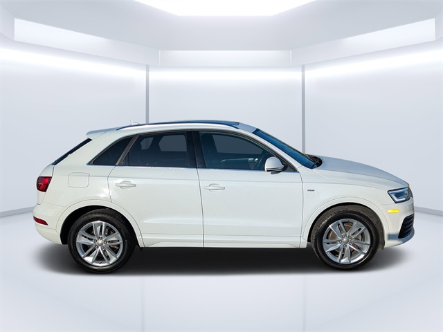 2018 Audi Q3 Premium Plus photo 2