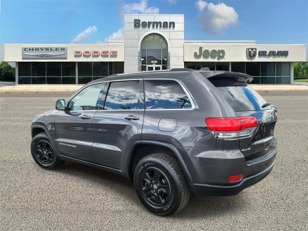 2015 Jeep Grand Cherokee Laredo photo 2