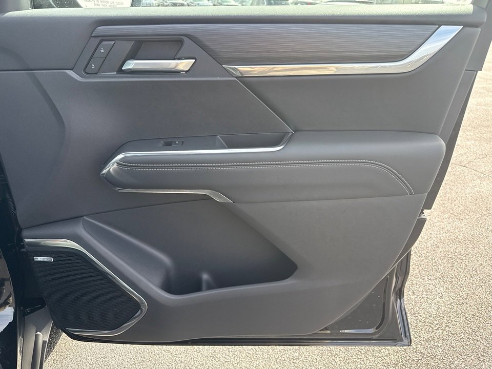 2025 GMC ACADIA - Image 39