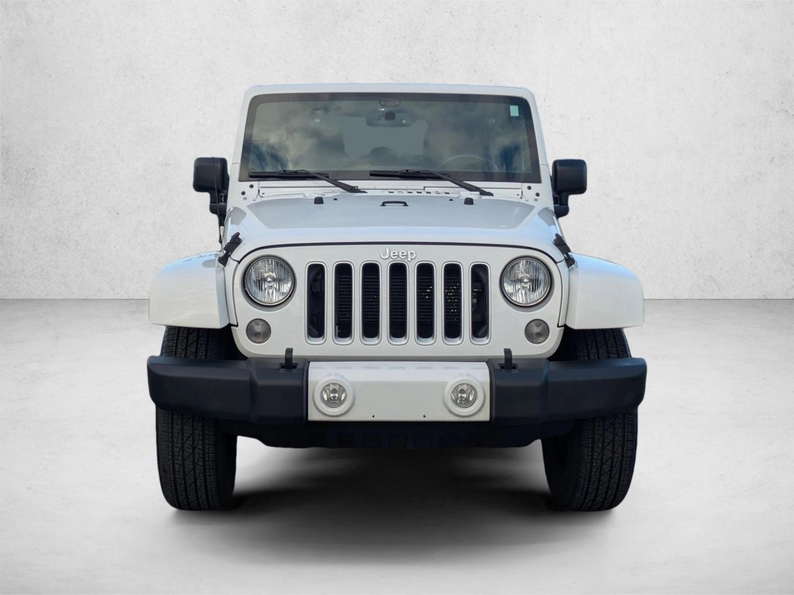 2016 Jeep Wrangler Unlimited Sahara photo 2