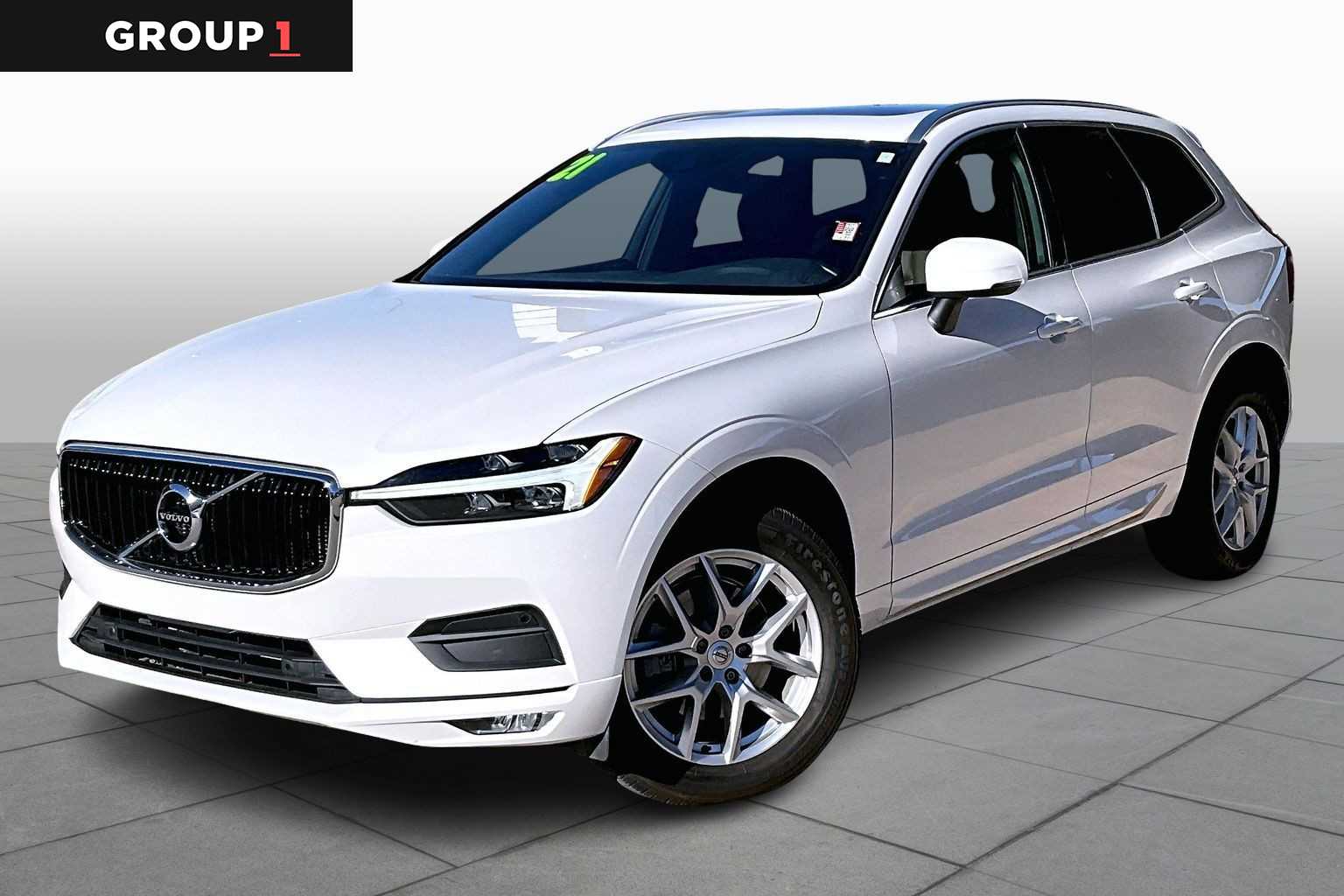 2021 Volvo XC60 Momentum's photo
