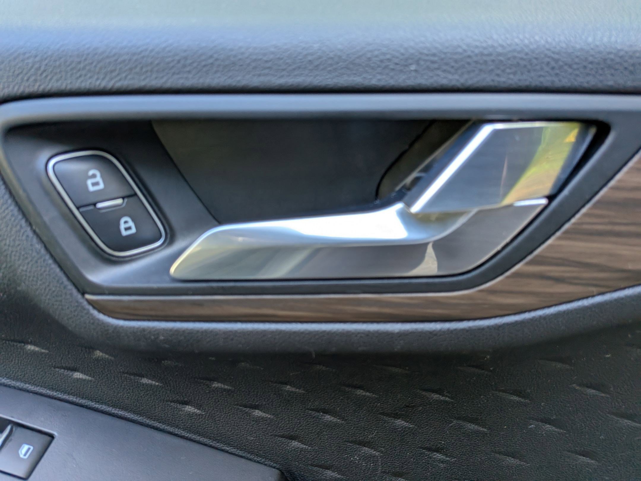 2020 Ford Escape Titanium photo 33