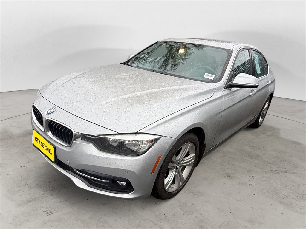 2017 BMW 3 Series 330i's photo