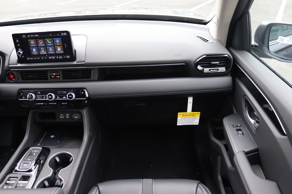 2025 Honda Pilot Touring photo 17
