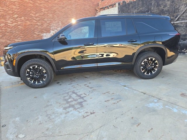 2026 Chevrolet Traverse Z71 photo 3