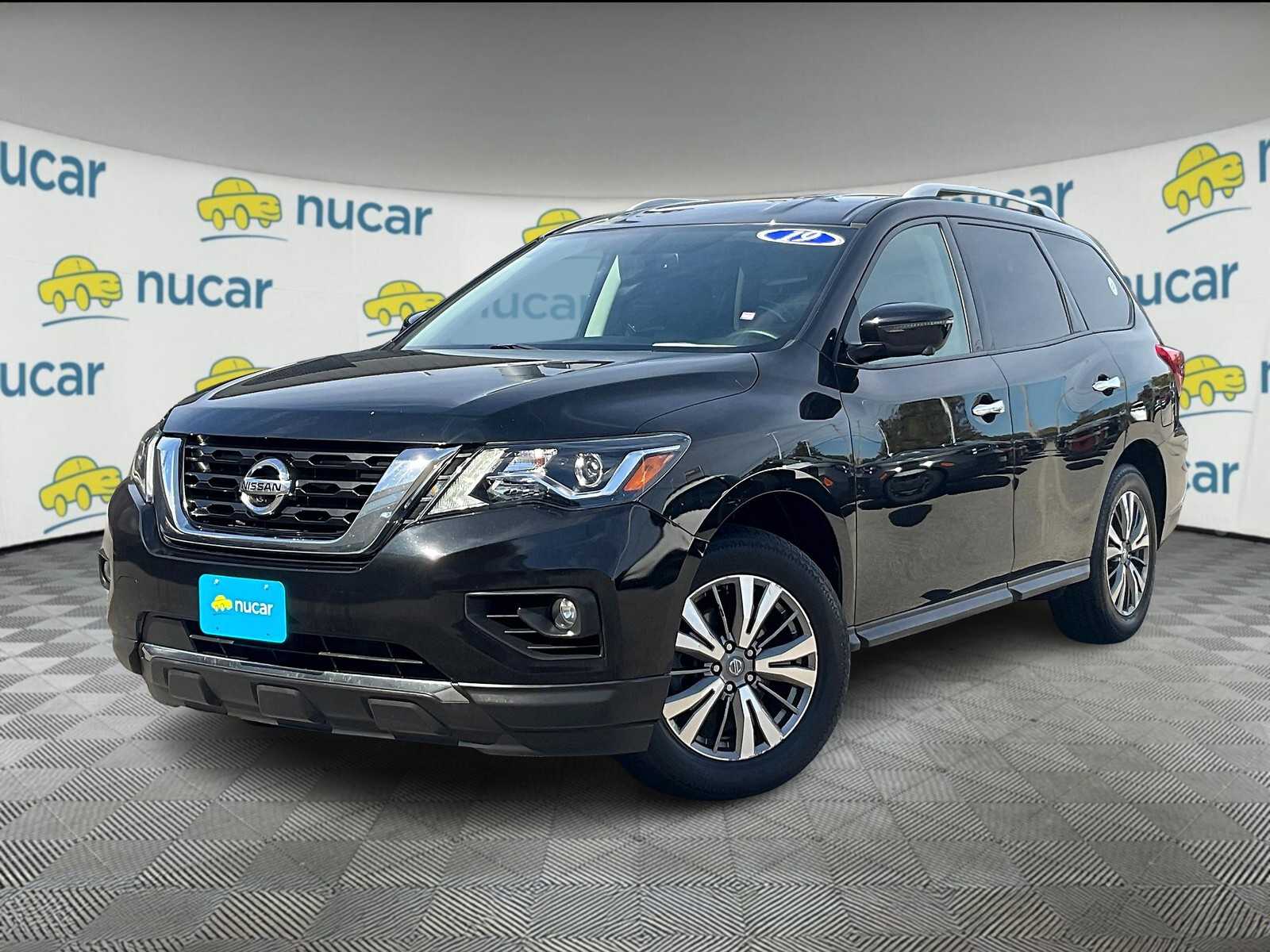 2019 Nissan Pathfinder SL photo 3