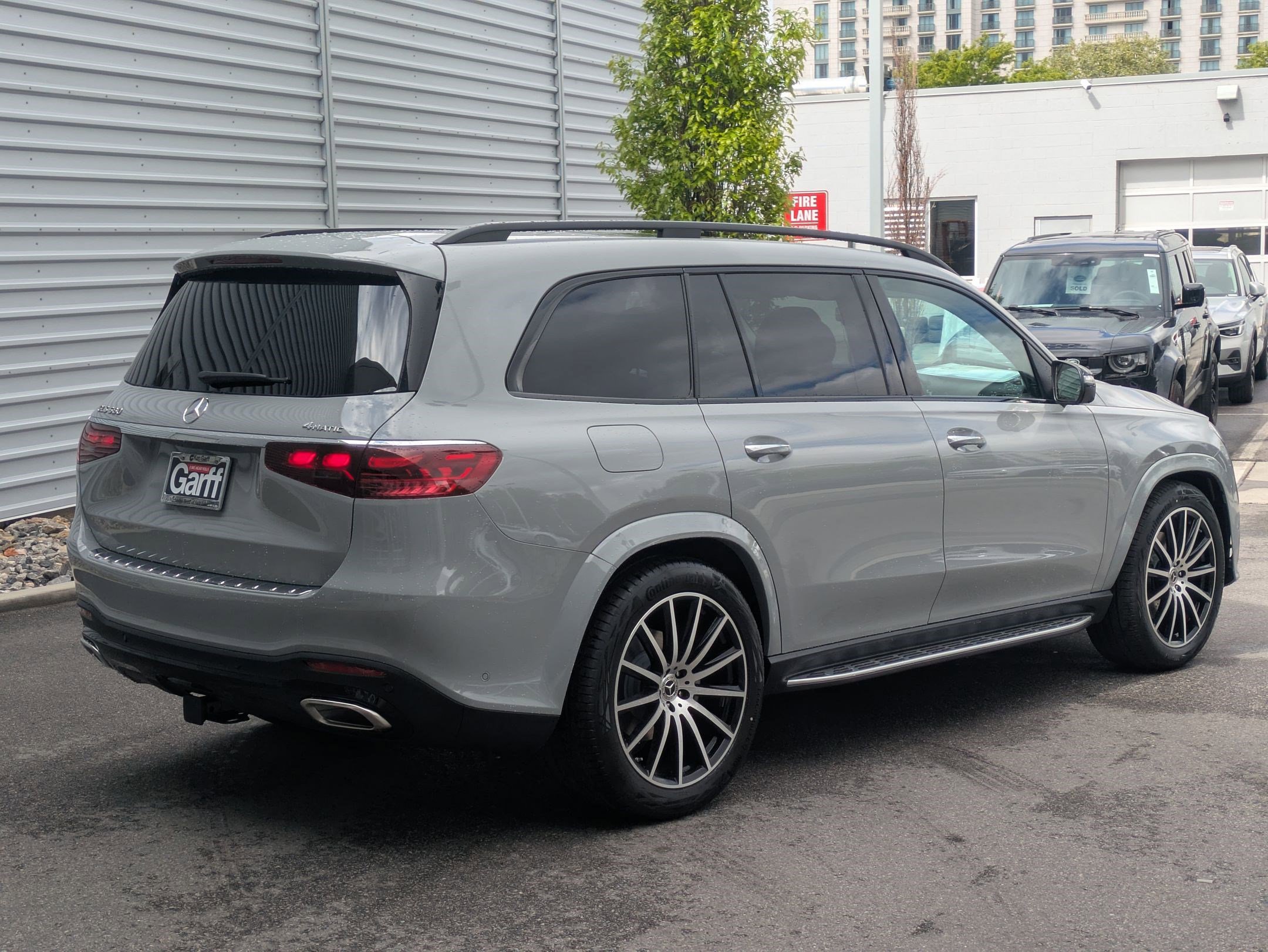 2025 Mercedes Benz GLS 580 4MATIC photo 3