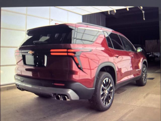 2025 Chevrolet Traverse photo 3