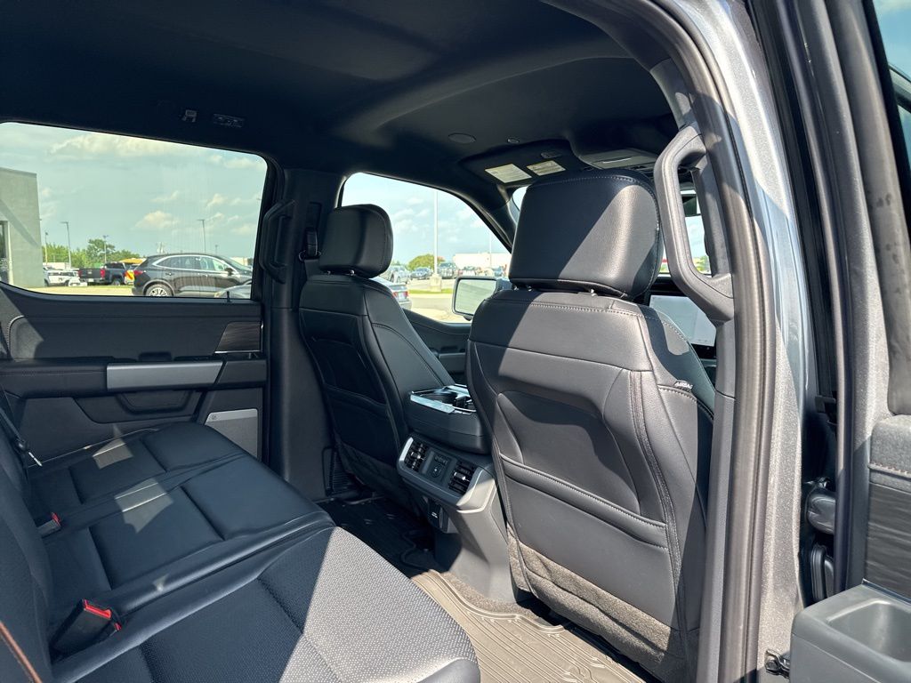 2025 Ford F-150 Lariat photo 20