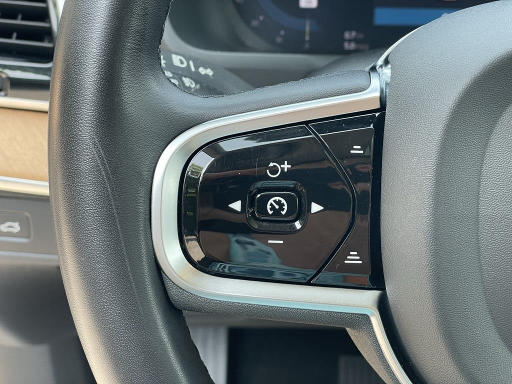 2023 Volvo XC90 Plus photo 15