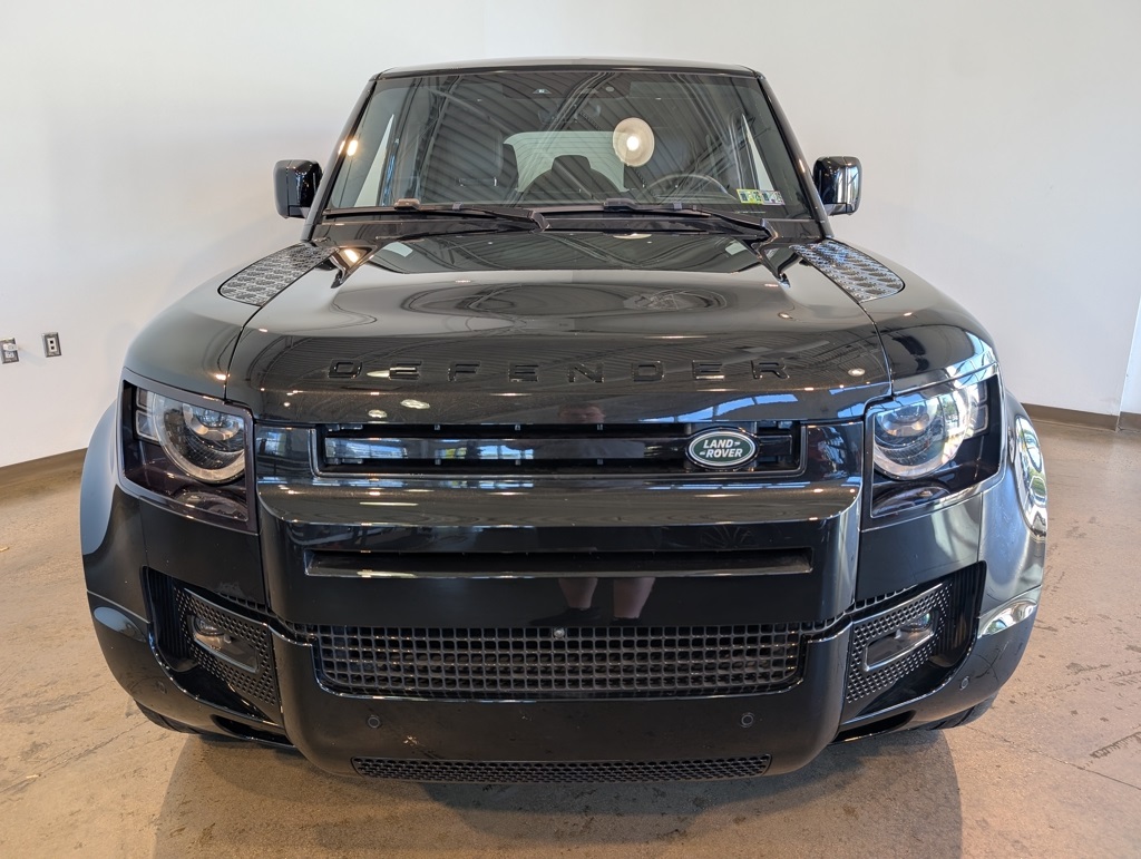 2024 Land Rover Defender 110 X-Dynamic SE photo 2