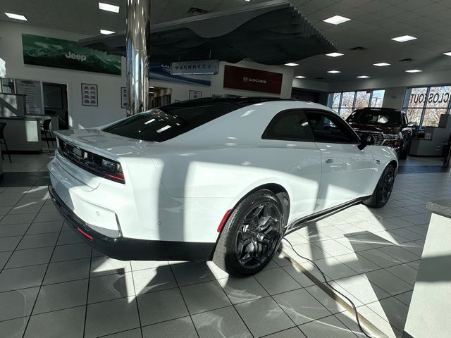 2025 Dodge Charger R/T photo 4