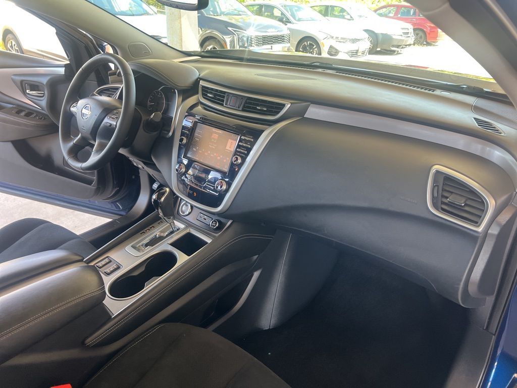 2019 Nissan Murano SV photo 22
