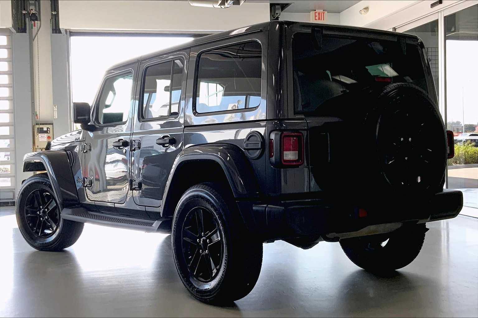 2020 Jeep Wrangler Unlimited Sahara Altitude photo 4