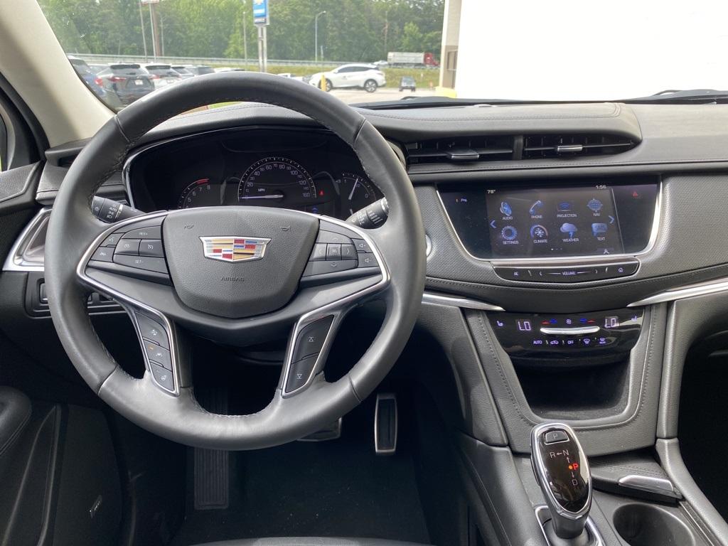 2018 Cadillac XT5 Luxury photo 2