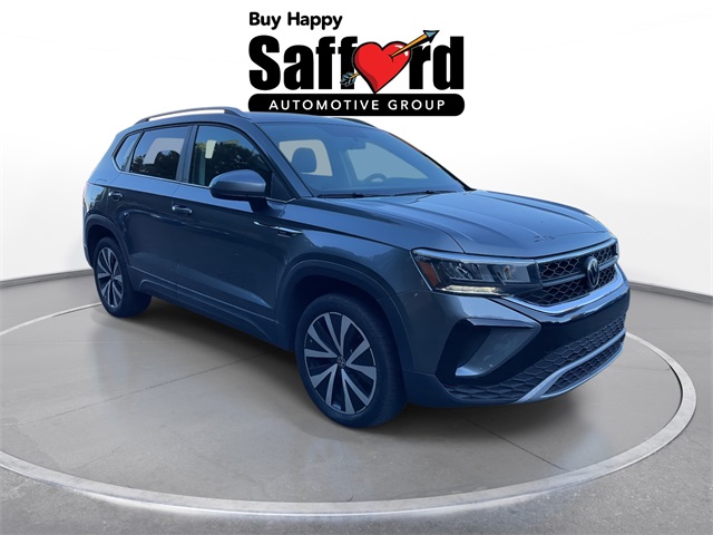2022 Volkswagen Taos SE photo 2