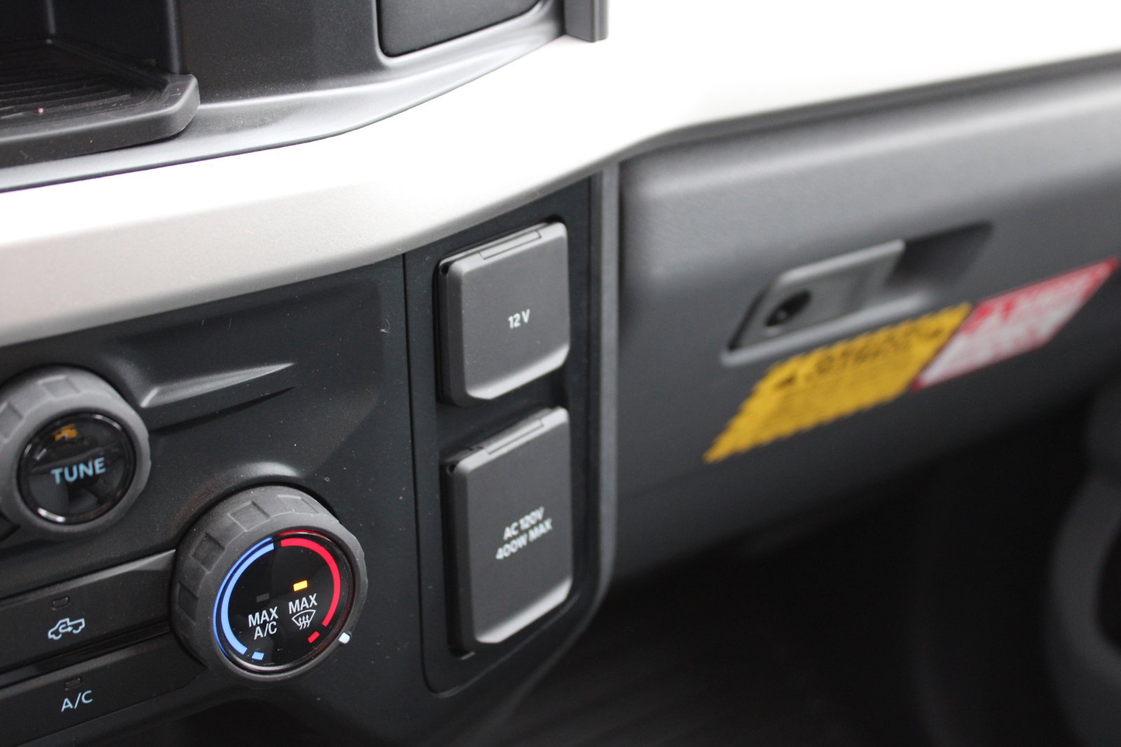 2023 FORD F-450 - Image 25