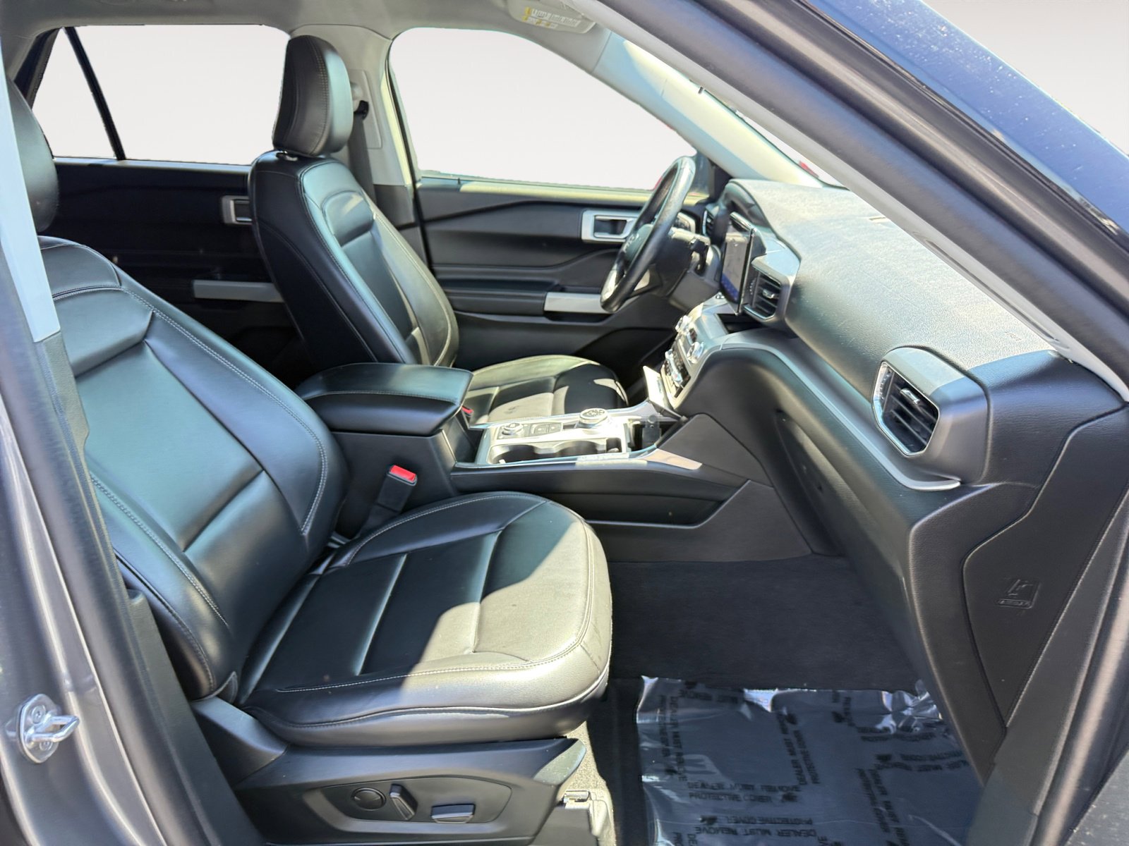 2021 Ford Explorer XLT photo 18
