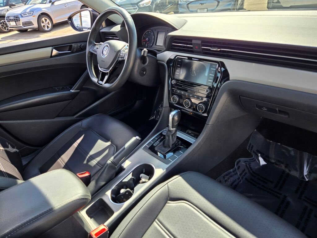 2021 Volkswagen Passat 2.0T SE photo 5