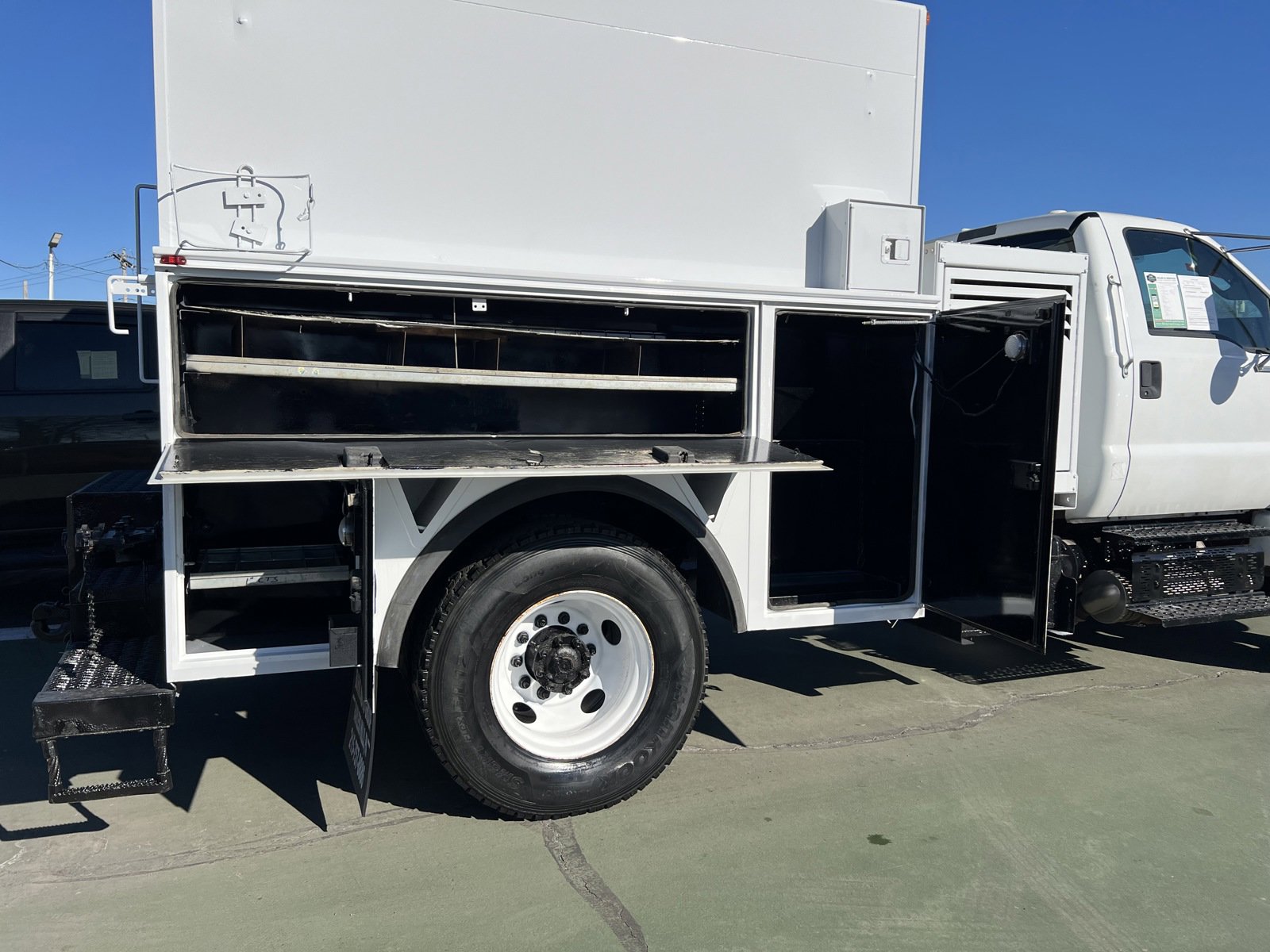 2015 Ford F-750 photo 6