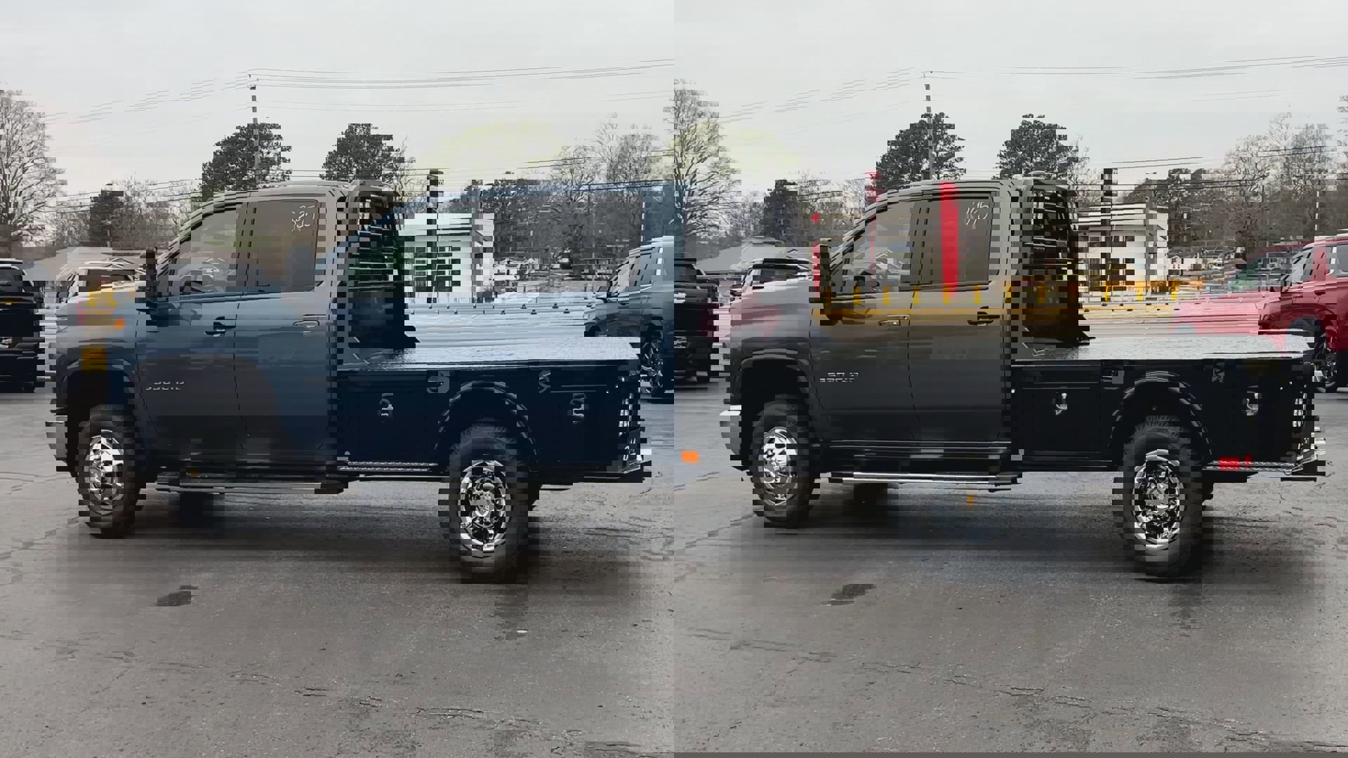2025 Chevrolet Silverado 3500HD LT photo 5
