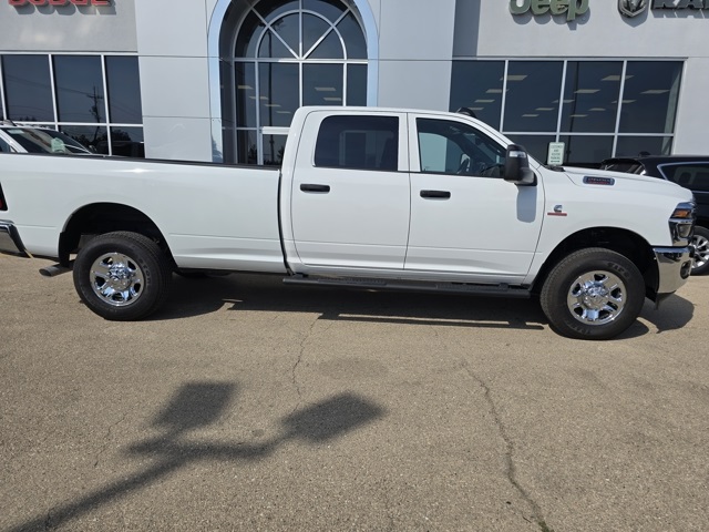 2025 Ram 2500 Tradesman photo 2