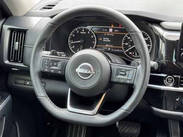 2024 Nissan Pathfinder SL photo 19