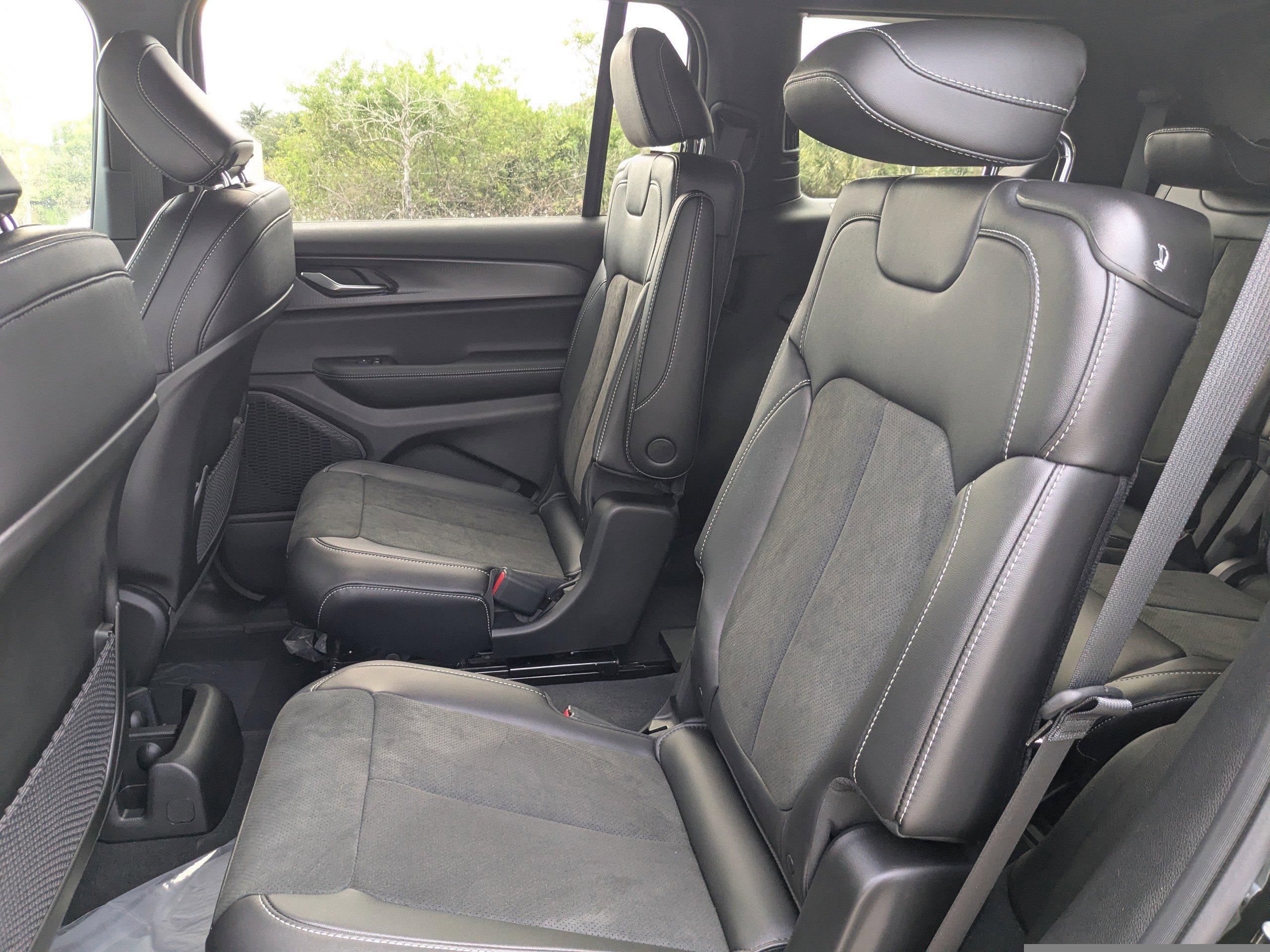 2025 Jeep Grand Cherokee Altitude photo 18