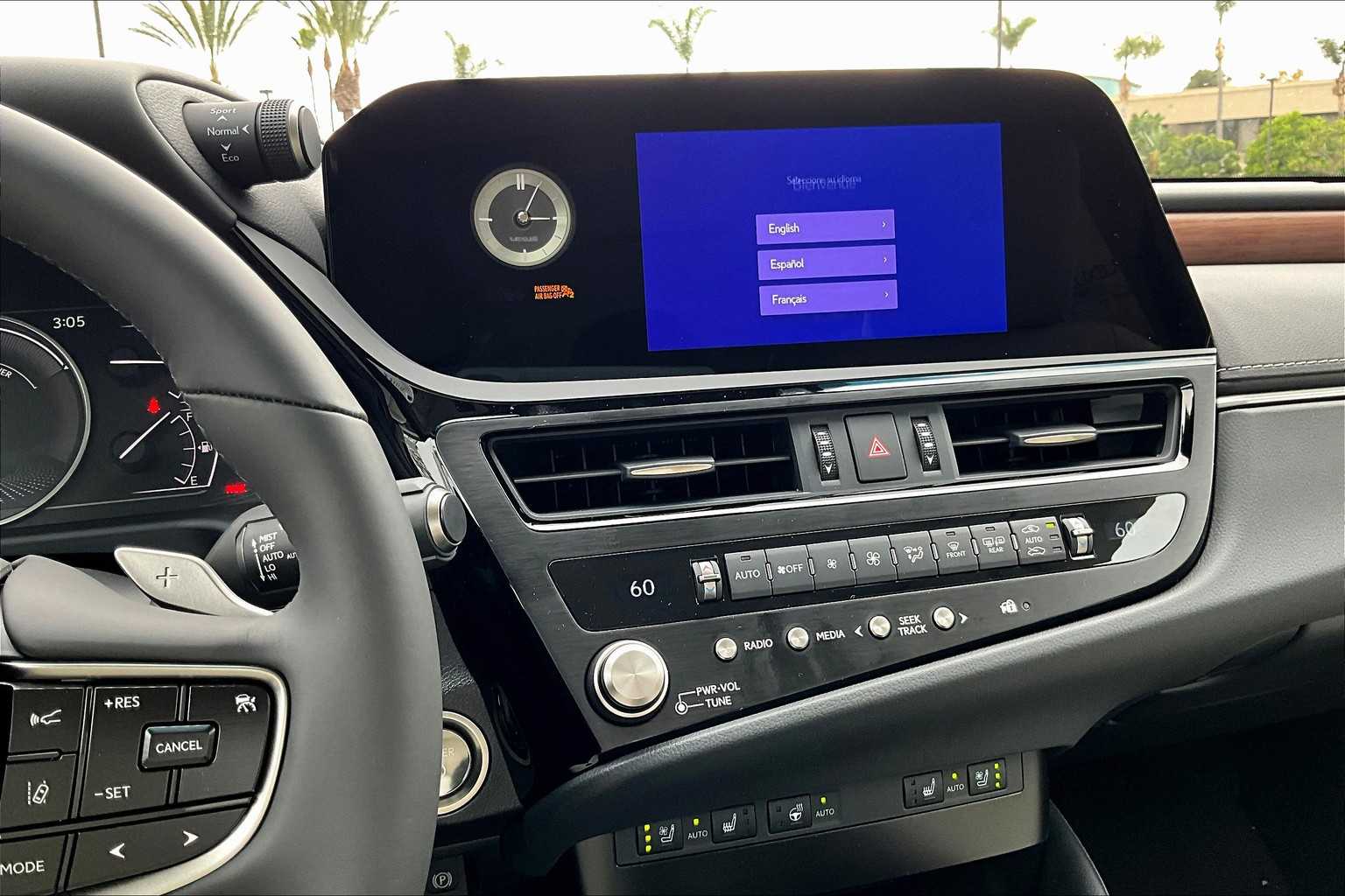 2025 Lexus ES 300h photo 6
