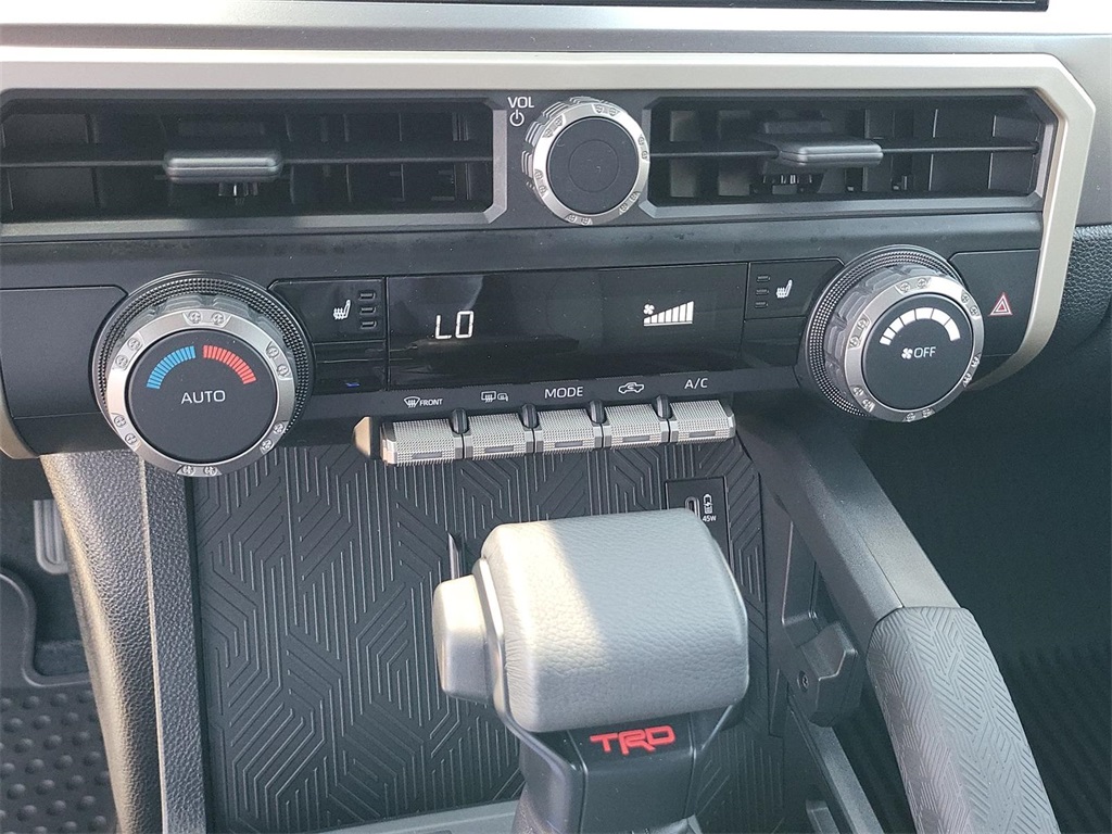 2025 Toyota Tacoma photo 33