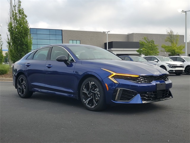 2025 Kia K5 GT-Line photo 3