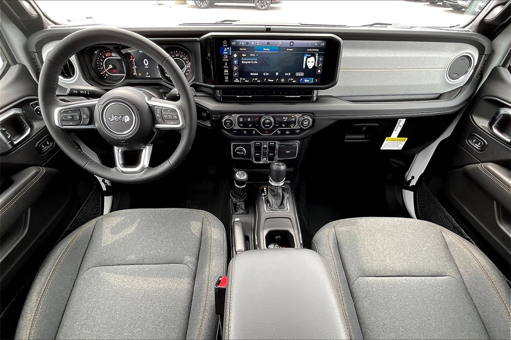2025 Jeep Wrangler Sahara photo 11