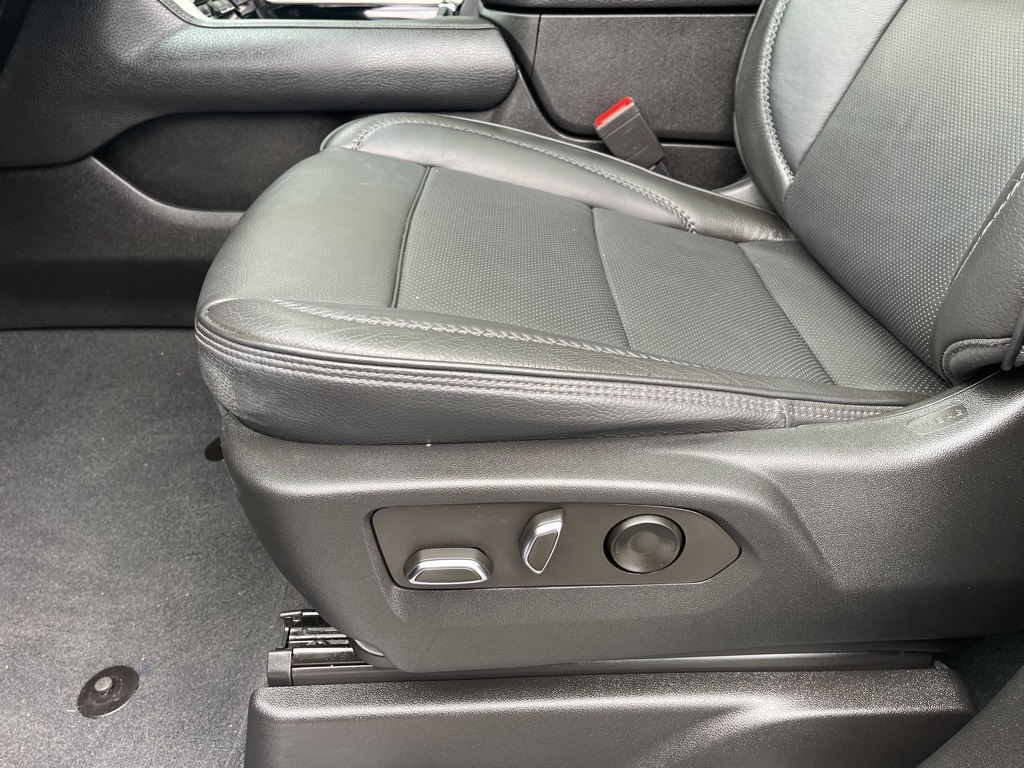 2022 Gmc Yukon Denali photo 25