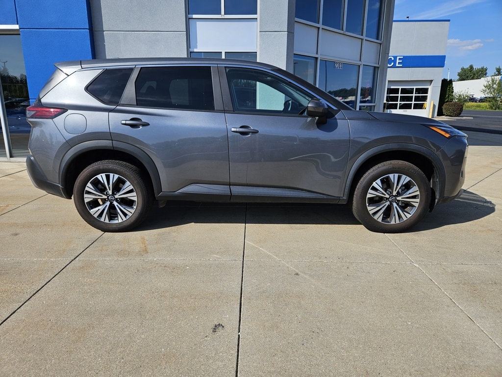 2023 Nissan Rogue SV photo 2