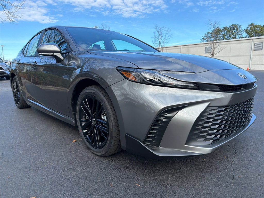 2026 Toyota Camry SE's photo