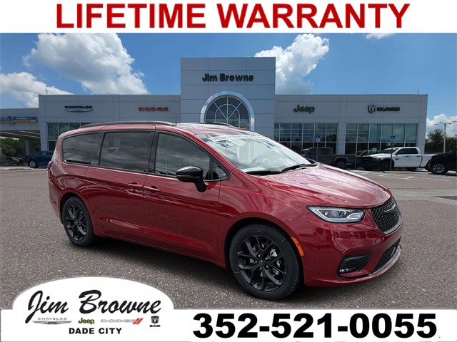 2026 Chrysler Pacifica Limited's photo