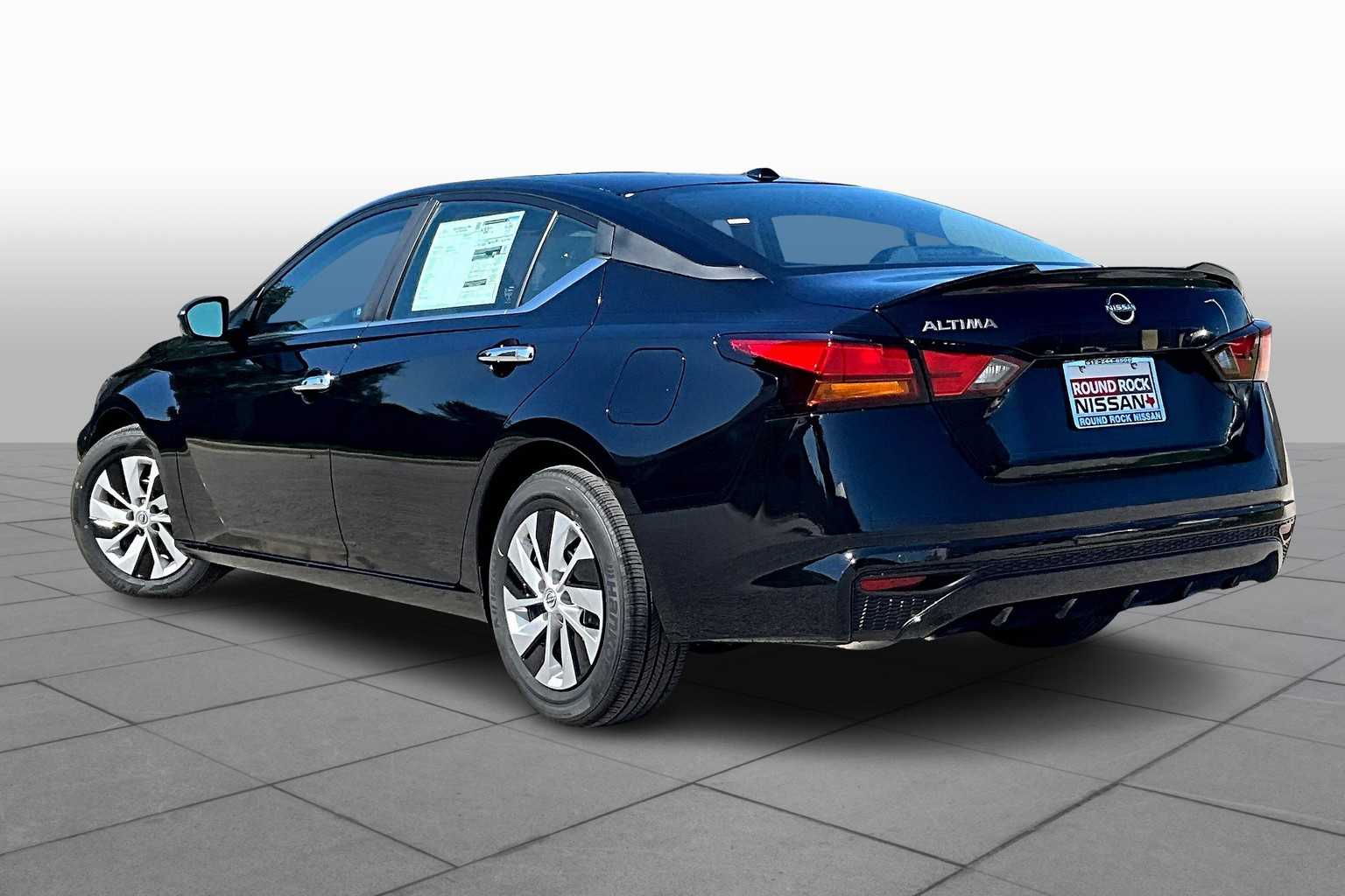2025 Nissan Altima S photo 7