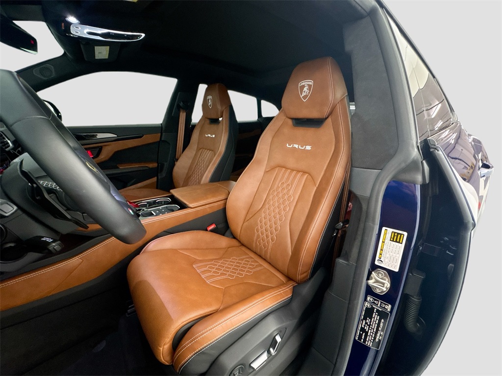 2023 Lamborghini Urus S photo 21