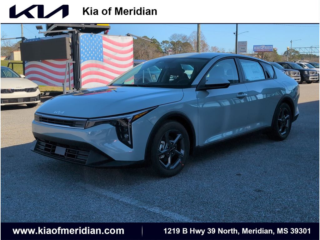 2026 Kia K4 LXS