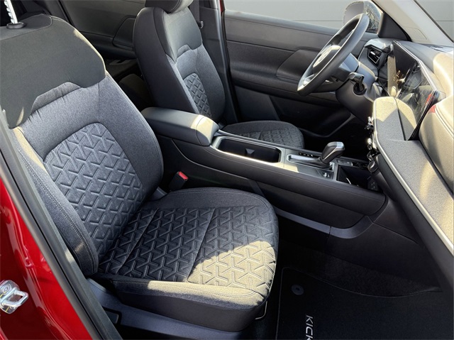 2025 Nissan Kicks SV photo 21