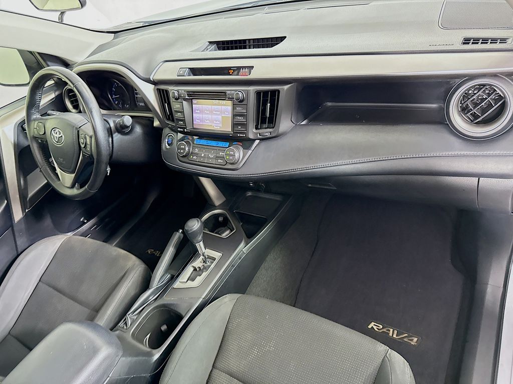2018 Toyota RAV4 XLE photo 24
