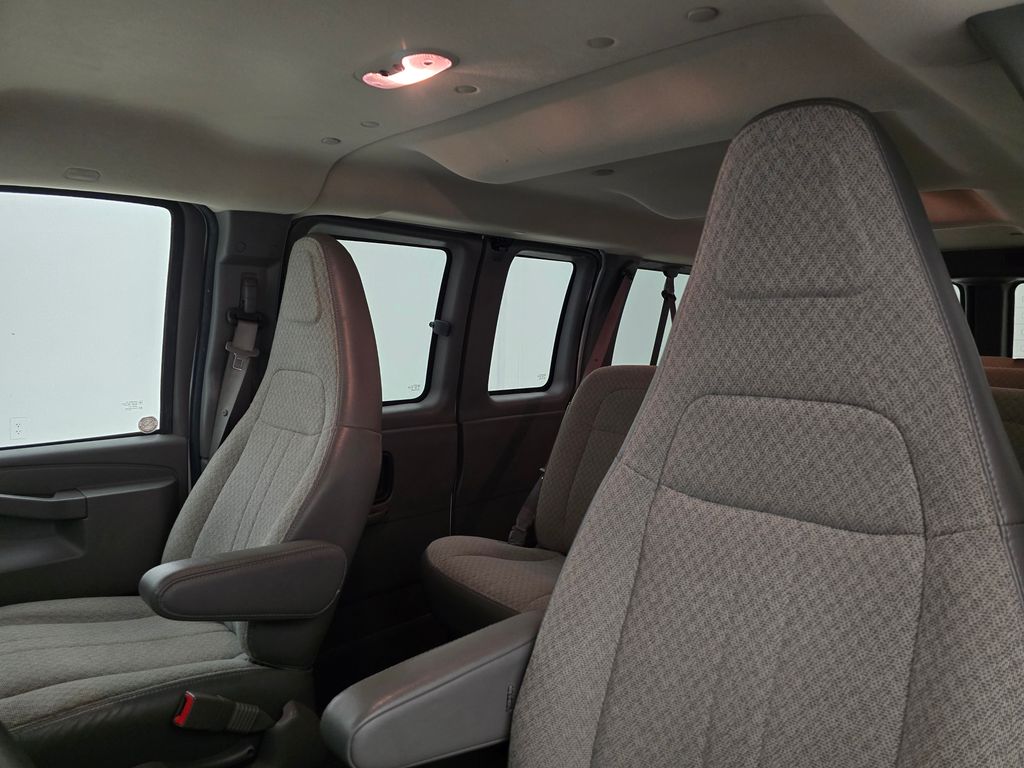 2022 Chevrolet Express 3500 LS photo 27