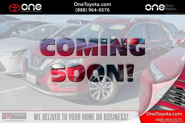 2018 Nissan Rogue SV's photo