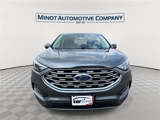 2024 Ford Edge Titanium photo 3