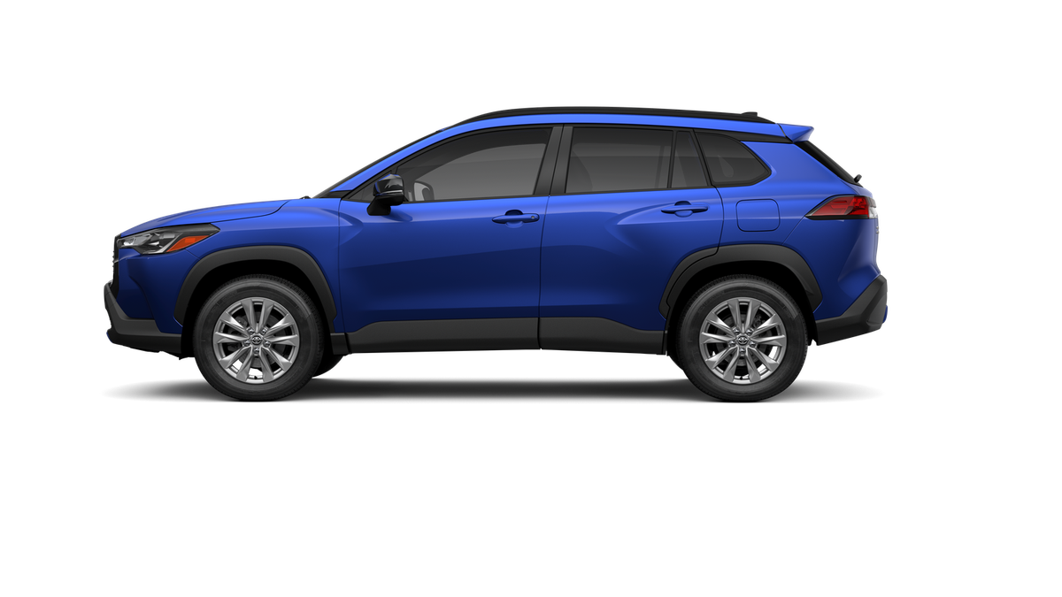 2025 Toyota Corolla Cross LE photo 4
