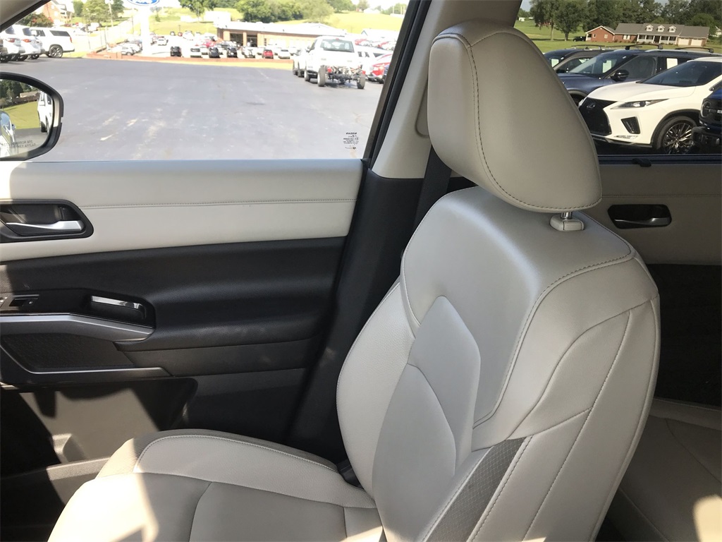 2022 Nissan Pathfinder SL photo 23